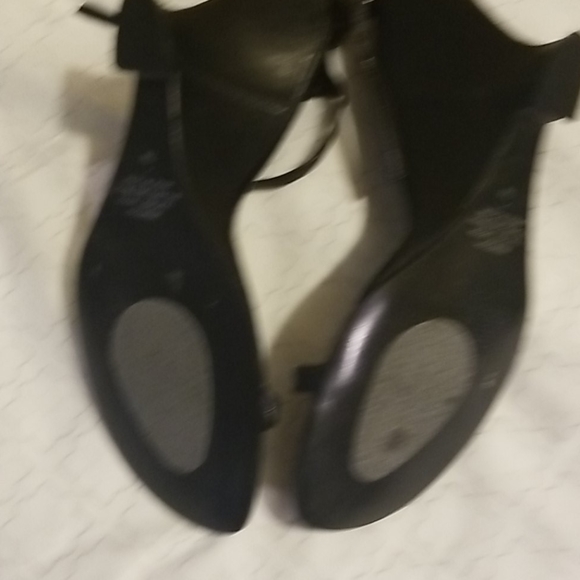 Heels - Picture 2 of 3